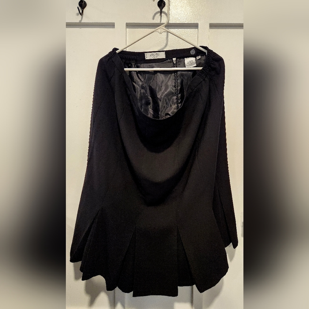 Kasper box-pleat skirt